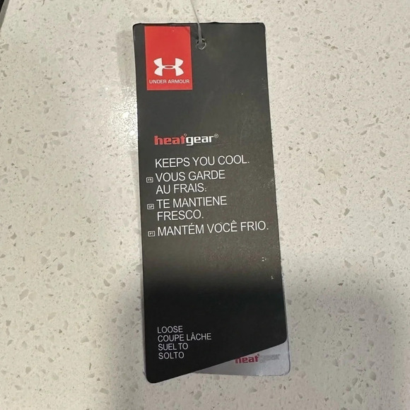 Women's Under armour light weight pullover, NWT, Size Medium - Picture 2 of 4